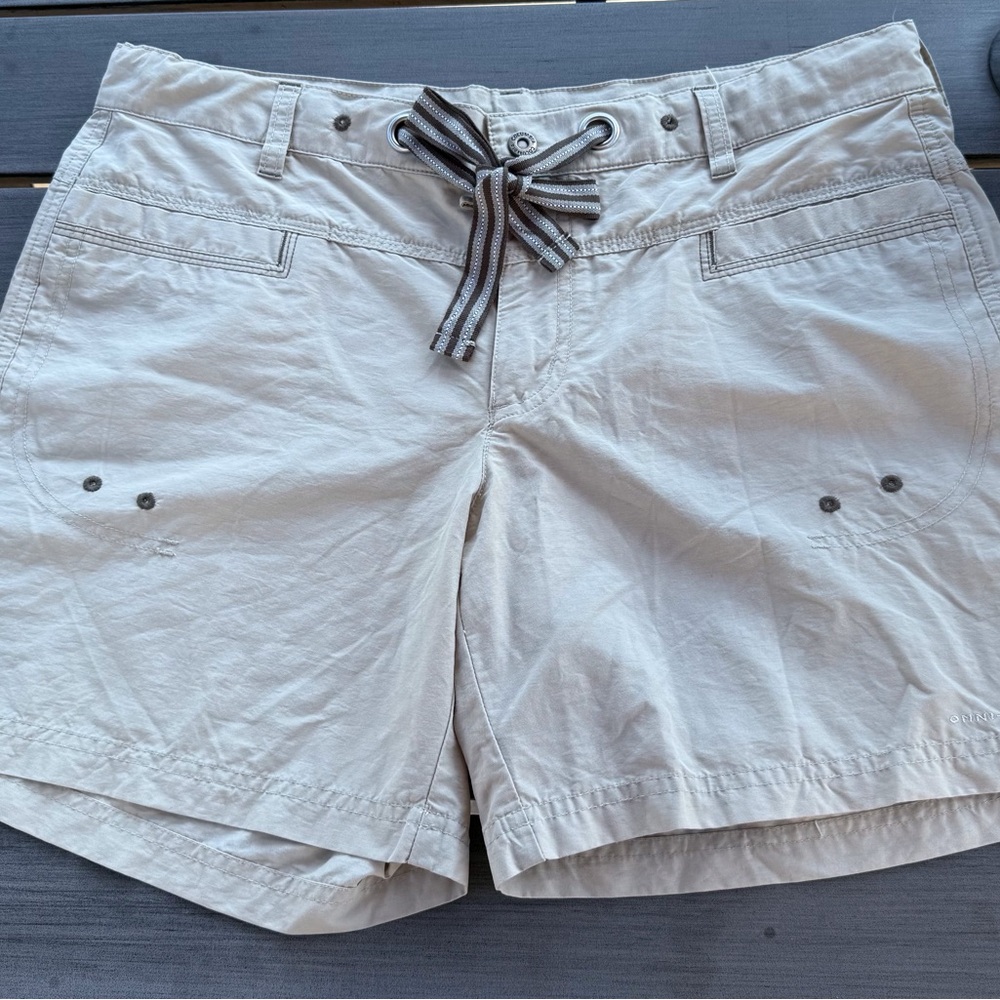 Columbia Women's Tan Cargo Shorts